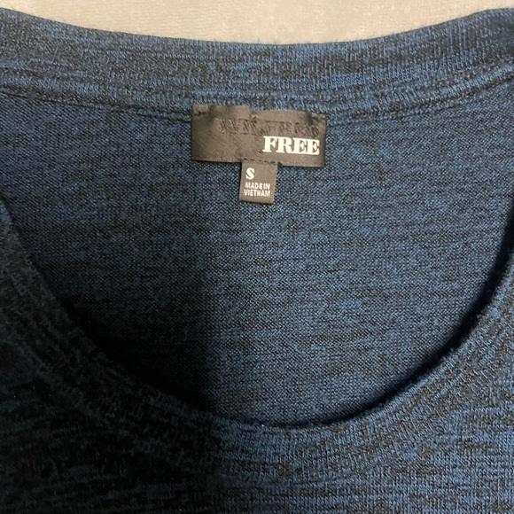 🌸Women's Blue Long Sleeve Top - Picture 2 of 4